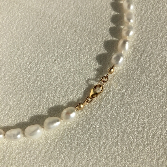 Handmade Real Pearl Necklace with Gold-Filled Clasp – Timeless Elegance - Picture 4 of 6